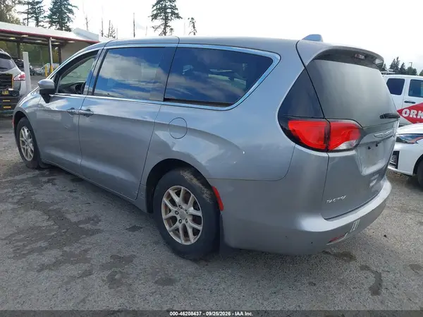 2C4RC1CG7HR598408 — 2017 Chrysler Pacifica, zdjęcie 3 z IAAI, Normalne zużycie