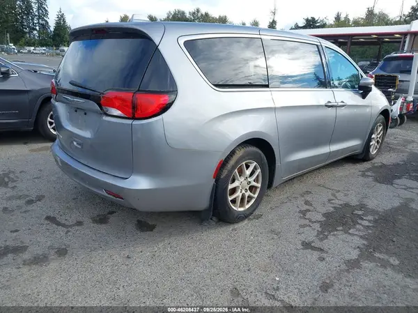 2C4RC1CG7HR598408 — 2017 Chrysler Pacifica, zdjęcie 4 z IAAI, Normalne zużycie