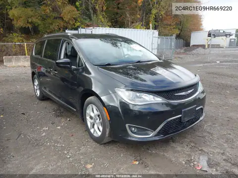 2C4RC1EG9HR669220 — 2017 Chrysler Pacifica, წინა მარჯვენა ნაწილი, ფოტოები შეკეთებამდე
