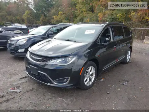 2C4RC1EG9HR669220 — 2017 Chrysler Pacifica, photo 3 from IAAI, Right front
