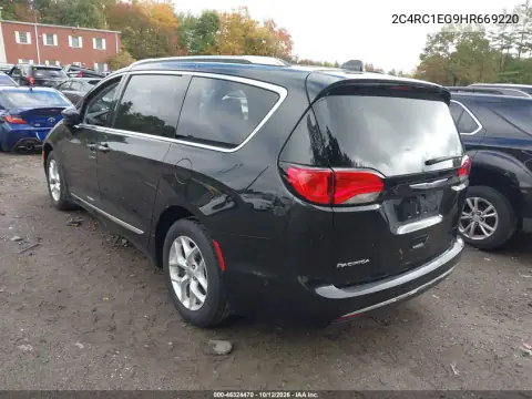 2C4RC1EG9HR669220 — 2017 Chrysler Pacifica, photo 4 from IAAI, Right front