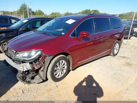 2C4RC1BG1HR533958 — 2017 Chrysler Pacifica, photo 3 from IAAI, All-over damage