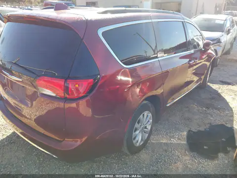 2C4RC1BG1HR533958 — 2017 Chrysler Pacifica, photo 5 from IAAI, All-over damage