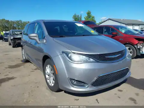 2C4RC1FG4JR279288 — 2018 Chrysler Pacifica, Rear end (Rear), before-repair photos