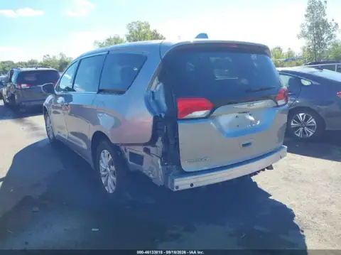 2C4RC1FG4JR279288 — 2018 Chrysler Pacifica, foto 3 de IAAI 29.09.2026, Parte trasera