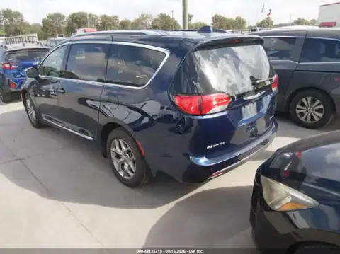 2C4RC1GG1JR117228 — 2018 Chrysler Pacifica, photo 3 from IAAI 22.09.2026, Normal wear