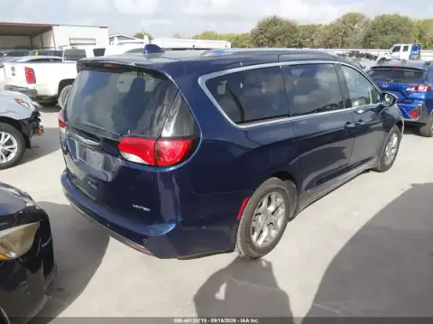2C4RC1GG1JR117228 — 2018 Chrysler Pacifica, photo 4 from IAAI 22.09.2026, Normal wear