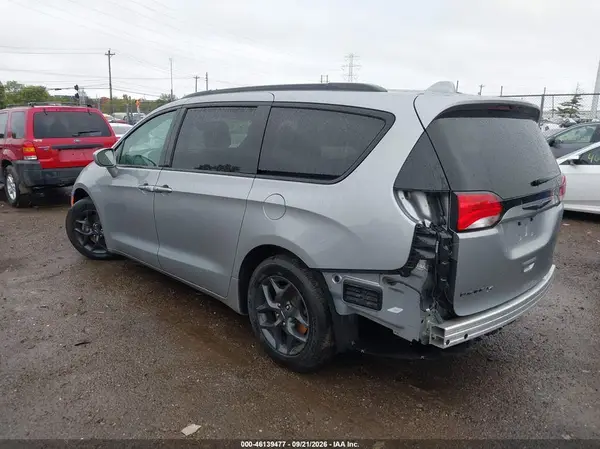 2C4RC1BG4JR258642 — 2018 Chrysler Pacifica, zdjęcie 3 z IAAI 09.10.2026, Prawy bok