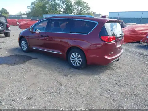 2C4RC1BG6JR127356 — 2018 Chrysler Pacifica, photo 3 from IAAI 21.10.2026, Right front