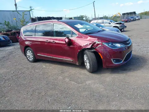2C4RC1BG6JR127356 — 2018 Chrysler Pacifica, Right front (Right Front), before-repair photos