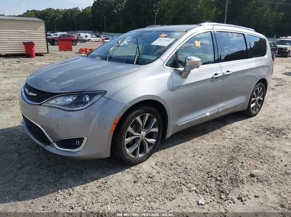 2C4RC1GG6JR226283 — 2018 Chrysler Pacifica, zdjęcie 2 z IAAI 02.10.2026, Normalne zużycie