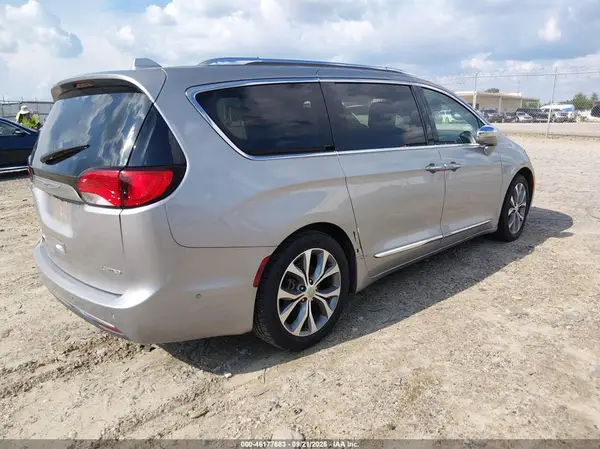 2C4RC1GG6JR226283 — 2018 Chrysler Pacifica, zdjęcie 4 z IAAI 02.10.2026, Normalne zużycie
