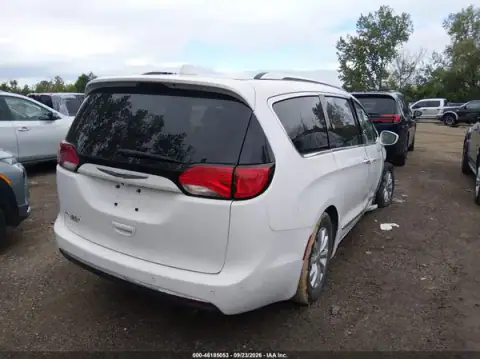 2C4RC1EGXJR317348 — 2018 Chrysler Pacifica, ფოტო 4, IAAI, წინა მარჯვენა ნაწილი