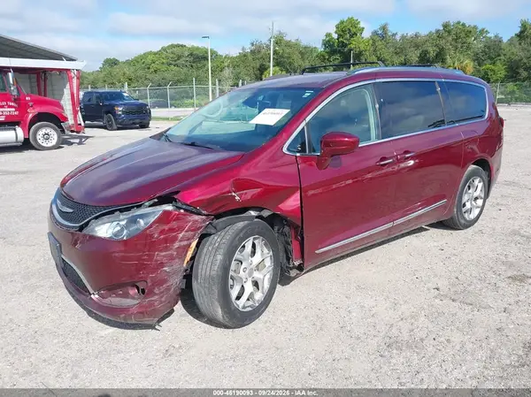 2C4RC1BG3JR171914 — 2018 Chrysler Pacifica, zdjęcie 2 z IAAI, Lewy przód