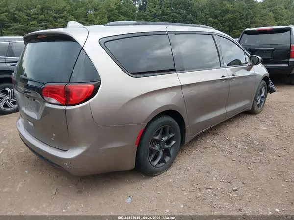 2C4RC1BG0JR158747 — 2018 Chrysler Pacifica, foto 4 de IAAI, Parte delantera