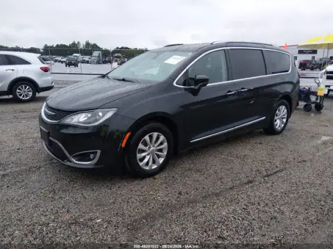 2C4RC1BG8JR233811 — 2018 Chrysler Pacifica, zdjęcie 2 z IAAI, Normalne zużycie