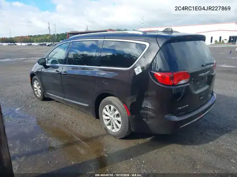 2C4RC1EG4JR227869 — 2018 Chrysler Pacifica, photo 3 from IAAI 28.10.2026, Not reported