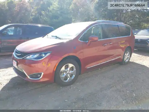 2C4RC1L79JR169664 — 2018 Chrysler Pacifica, фото 2 с аукциона IAAI, Передняя и задняя части