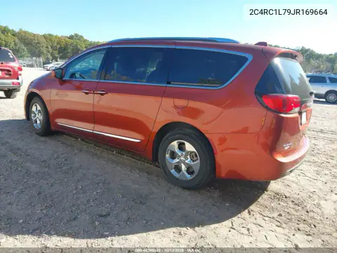 2C4RC1L79JR169664 — 2018 Chrysler Pacifica, фото 3 с аукциона IAAI, Передняя и задняя части
