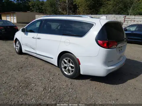 2C4RC1EG0KR548924 — 2019 Chrysler Pacifica, zdjęcie 3 z IAAI 02.10.2026, Lewy bok