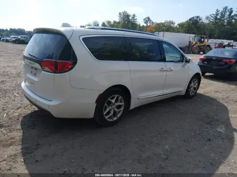 2C4RC1EG0KR548924 — 2019 Chrysler Pacifica, zdjęcie 4 z IAAI 02.10.2026, Lewy bok