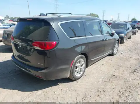 2C4RC1GG9KR604825 — 2019 Chrysler Pacifica, zdjęcie 4 z IAAI, Przód
