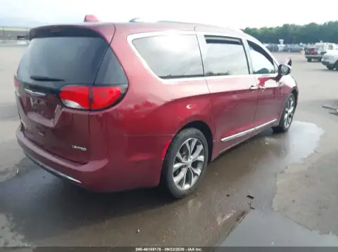 2C4RC1GG1KR746442 — 2019 Chrysler Pacifica, photo 4 from IAAI, Front end