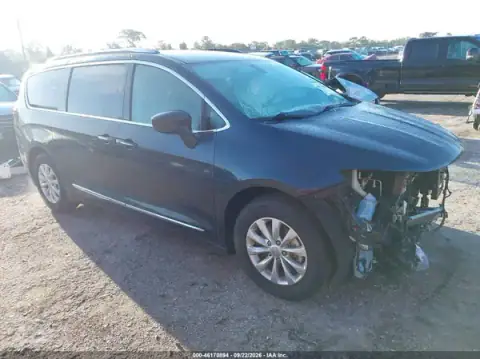 2C4RC1BG9KR589847 — 2019 Chrysler Pacifica, Parte delantera (Front End), fotos antes de reparar
