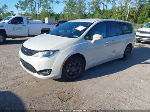 2C4RC1FG0KR686722 — 2019 Chrysler Pacifica, photo 2 from IAAI 20.10.2026, Flood