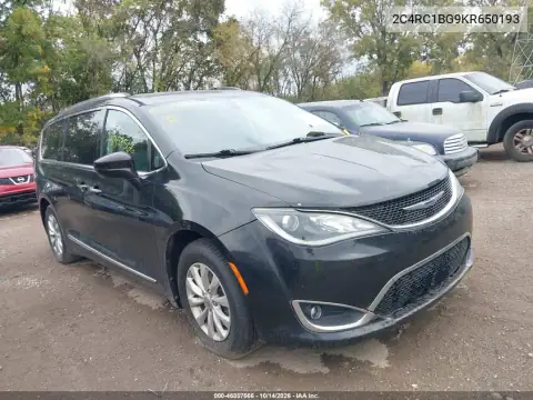 2C4RC1BG9KR650193 — 2019 Chrysler Pacifica, წინა ნაწილი, ფოტოები შეკეთებამდე