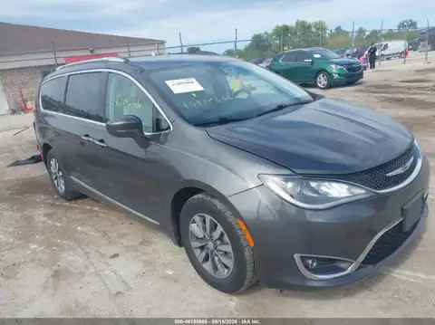 2C4RC1EG3LR100582 — 2020 Chrysler Pacifica, Tył (Rear), zdjęć przed naprawą