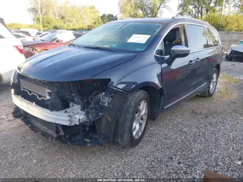2C4RC1GG8LR278565 — 2020 Chrysler Pacifica, фото 2 з IAAI 22.10.2026, Передня частина