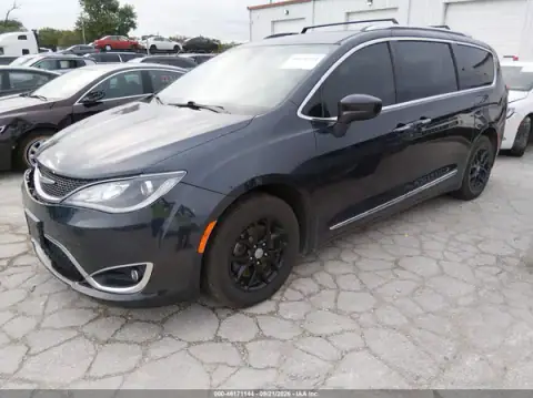 2C4RC1BG7LR269346 — 2020 Chrysler Pacifica, zdjęcie 2 z IAAI, Przód