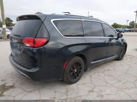 2C4RC1BG7LR269346 — 2020 Chrysler Pacifica, zdjęcie 4 z IAAI, Przód