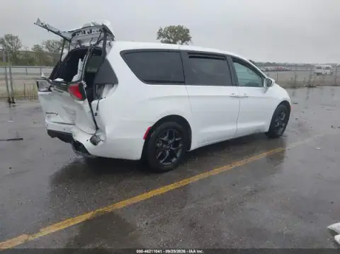 2C4RC1FG6LR150018 — 2020 Chrysler Pacifica, фото 4 с аукциона IAAI, ЗАДНЯЯ ЧАСТЬ
