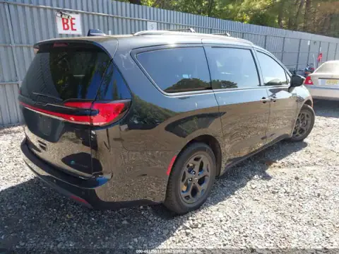 2C4RC1S79MR569472 — 2021 Chrysler Pacifica, zdjęcie 4 z IAAI, Zalanie