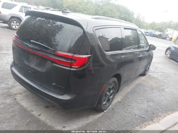 2C4RC1S7XMR586541 — 2021 Chrysler Pacifica, photo 4 from IAAI 14.10.2026, Normal wear