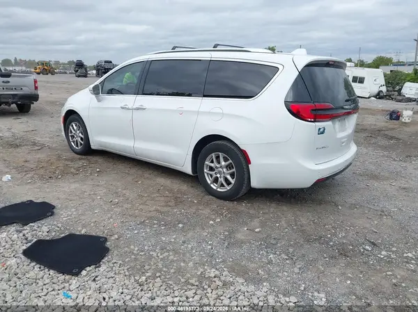 2C4RC1BG0MR576472 — 2021 Chrysler Pacifica, photo 3 from IAAI, Right side