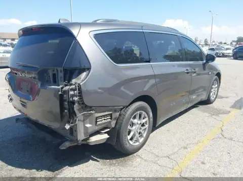 2C4RC1FG7MR521544 — 2021 Chrysler Pacifica, photo 4 from IAAI, Rear end