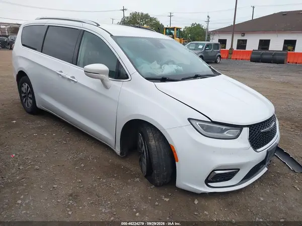 2C4RC1BG8MR520134 Chrysler Pacifica 2021 — Left side damage, before-repair photo