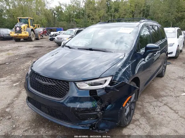 2C4RC3GG4NR119850 — 2022 Chrysler Pacifica, photo 2 from IAAI 08.10.2026, Left front