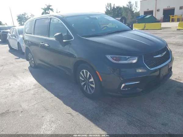 2C4RC1L71PR626282 Chrysler Pacifica 2023 — повреждение Задняя часть, фото до ремонта