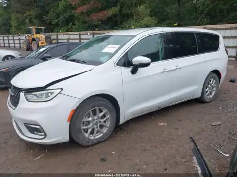 2C4RC1BGXPR607070 — 2023 Chrysler Pacifica, фото 2 с аукциона IAAI, ПЕРЕДНЯЯ ЧАСТЬ