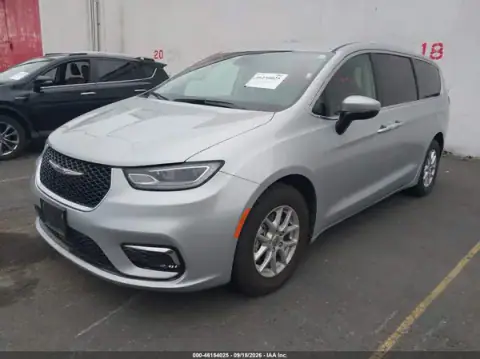 2C4RC1BG2PR574436 — 2023 Chrysler Pacifica, ფოტო 2, IAAI 23.09.2026, ქვედა ნაწილის დაზიანება