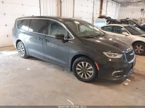 2C4RC1L72PR611807 — 2023 Chrysler Pacifica, Front end (Front End), before-repair photos
