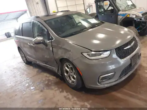 2C4RC1GG6PR536569 — 2023 Chrysler Pacifica, Lado derecho (Right Side), fotos antes de reparar