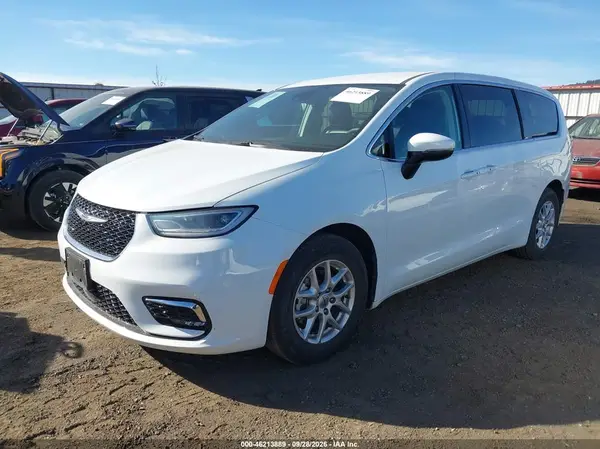 2C4RC1BG5PR567416 — 2023 Chrysler Pacifica, photo 2 from IAAI 02.10.2026, Left rear