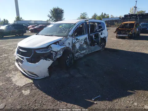 2C4RC1L70PR518218 — 2023 Chrysler Pacifica, фото 2 з IAAI, Лівий бік