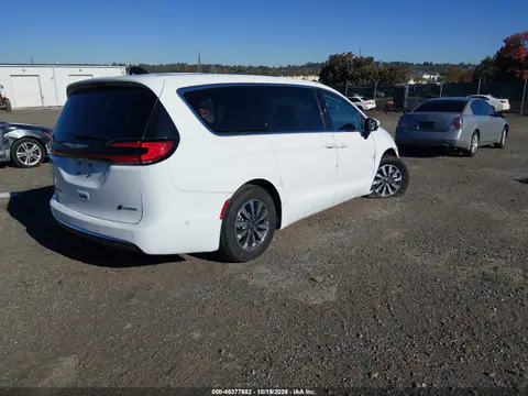 2C4RC1L70PR518218 — 2023 Chrysler Pacifica, фото 4 з IAAI, Лівий бік