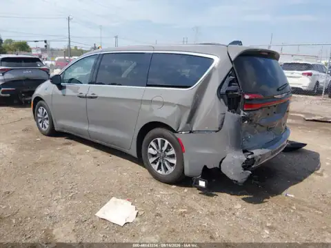 2C4RC1S74RR200140 — 2024 Chrysler Pacifica, foto 3 de IAAI 22.10.2026, Parte trasera